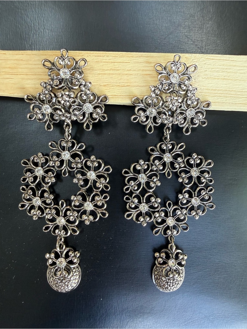 Vtg Jose Maria Barrera For Avon Imperial Earrings Silver Tone